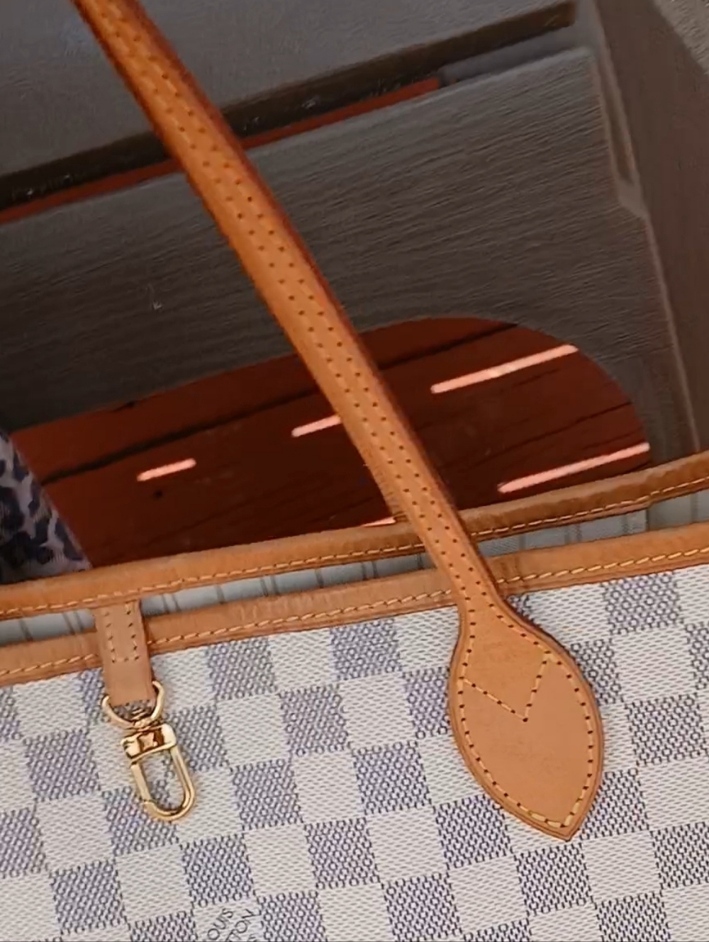 Louis Vuitton Medium Authentic Damier Azur MM White Tote Shoulder Bag . - Picture 8 of 16